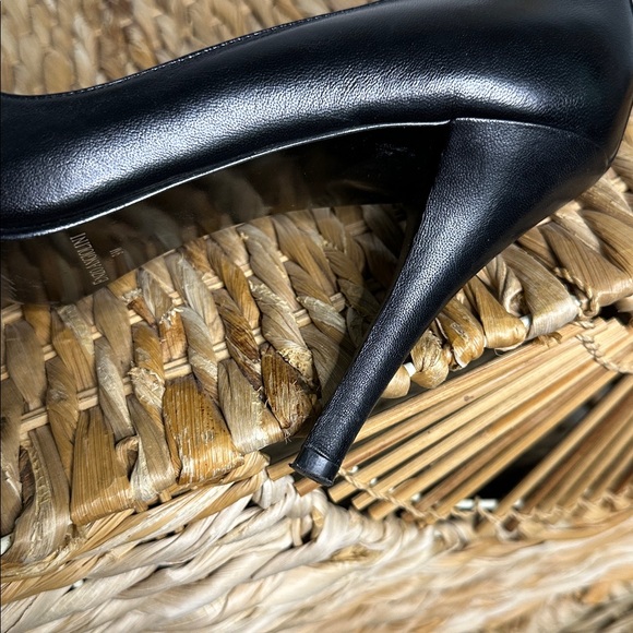 Enzo Angiolini‎ Classic Black Heels size 9 - Picture 3 of 5